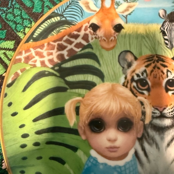 Margaret Keane Ceramic Art Plate with Jungle Animals - Picture 4 of 7